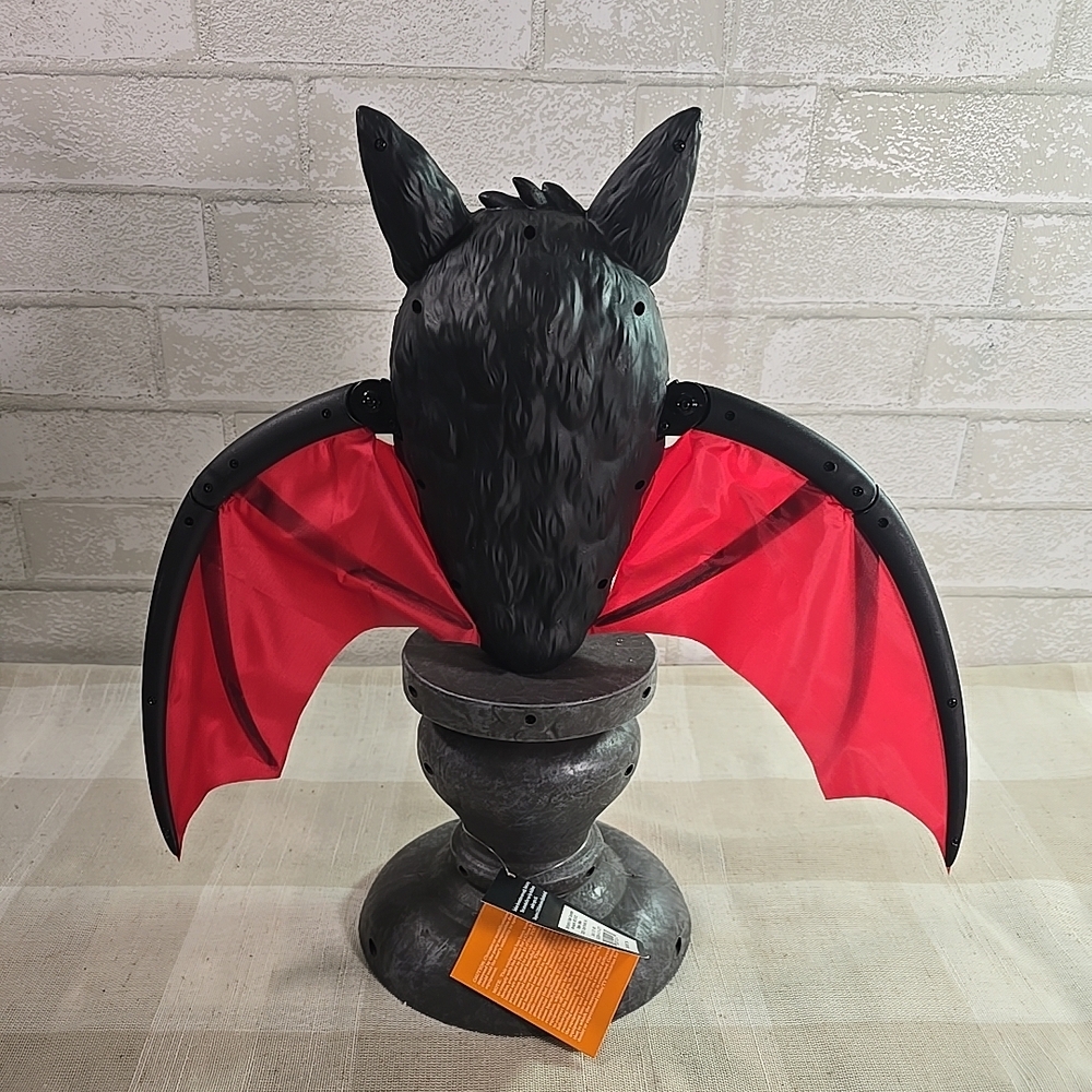 NWT HYDE and EEK LED LIGHT SOUND MOTION 16’’ BAT on Pedestal Halloween Figurine - Picture 6 of 6
